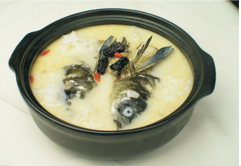 天麻核桃鱼头汤（学生补脑方)